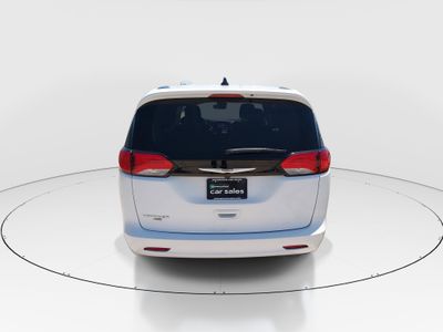 2023 Chrysler Voyager - Photo 6
