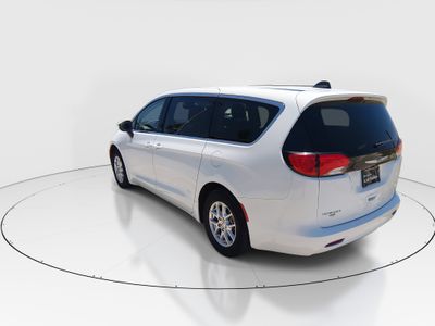 2023 Chrysler Voyager - Photo 5
