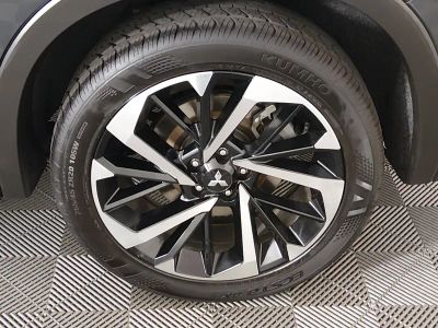 2024 Mitsubishi Outlander - Photo 10