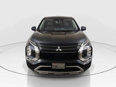 2024 Mitsubishi Outlander - Photo 2