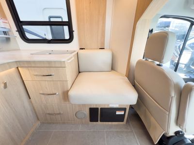 2025 Leisure Travel Vans WONDER - Photo 6