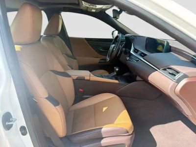 2021 Lexus ES — photo 15 view