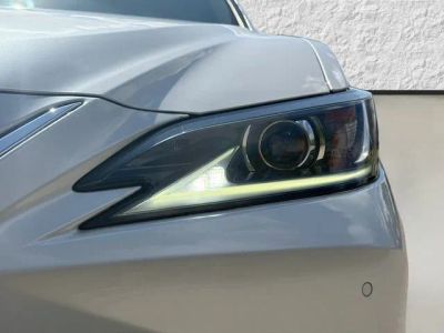2021 Lexus ES — photo 9 view