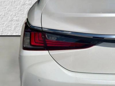2021 Lexus ES — photo 10 view