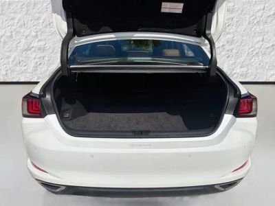 2021 Lexus ES — photo 12 view