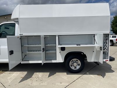 2025 Chevrolet Express Commercial Cutaway - Photo 3