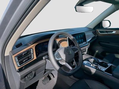 2026 Volkswagen Atlas — photo 9 view