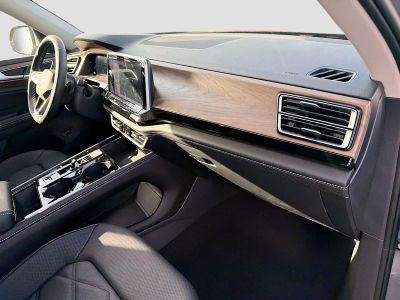 2026 Volkswagen Atlas — photo 24 view