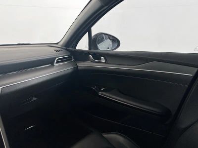2023 Kia K5 — photo 20 view