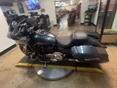 2025 Harley-Davidson FLTRX - Road Glide — engine compartment view