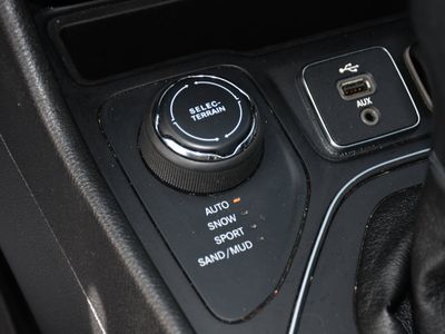 2019 Jeep Cherokee - Photo 14