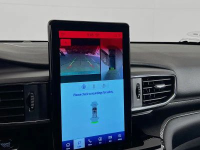 2022 Ford Explorer — photo 12 view