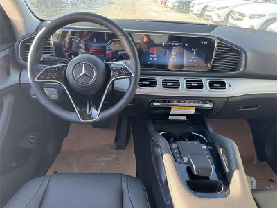 2026 Mercedes-Benz GLE — detail view