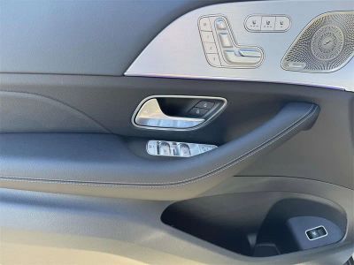 2026 Mercedes-Benz GLE — photo 17 view