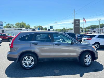 2010 Honda CR-V — rear three-quarter view
