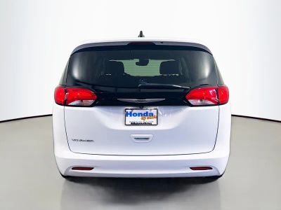 2023 Chrysler Voyager — photo 19 view