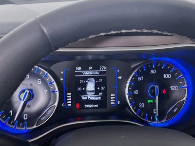 2023 Chrysler Voyager — photo 9 view