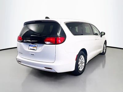 2023 Chrysler Voyager — photo 20 view