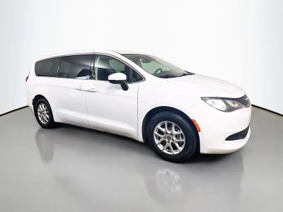 2023 Chrysler Voyager — photo 21 view