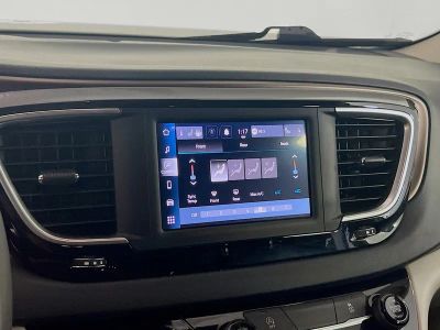 2023 Chrysler Voyager — photo 12 view