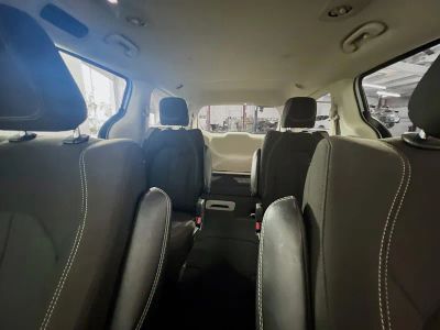 2023 Chrysler Voyager — photo 18 view