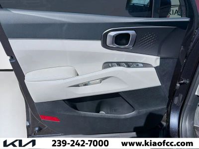2026 Kia Sorento — photo 22 view