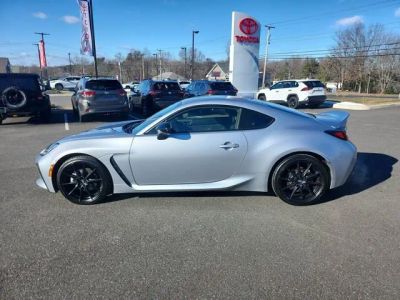 2024 Toyota GR86 Premium — photo 7 view