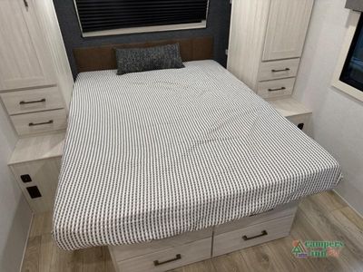 2026 Forest River RV Surveyor Legend — photo 26 view