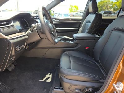 2026 Jeep Grand Cherokee — photo 12 view