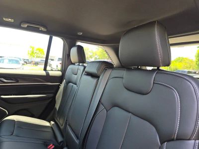 2026 Jeep Grand Cherokee — photo 7 view