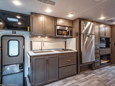 2025 Thor Motor Coach Omni - Photo 10