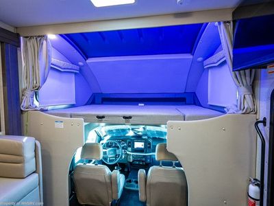 2025 Thor Motor Coach Omni - Photo 4