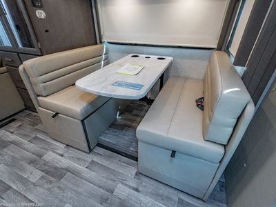 2025 Thor Motor Coach Omni - Photo 9