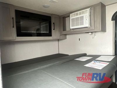 2023 Dutchmen RV Coleman Rubicon 1200 Series - Photo 12