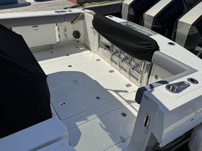 2025 Boston Whaler 360 Outrage - Photo 15