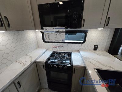2026 Jayco Seismic - Photo 26