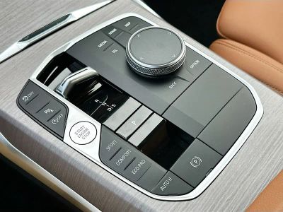 2026 BMW 3 Series — photo 14 view