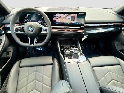 2027 BMW 5 Series — photo 16 view