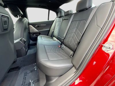 2027 BMW 5 Series — photo 21 view