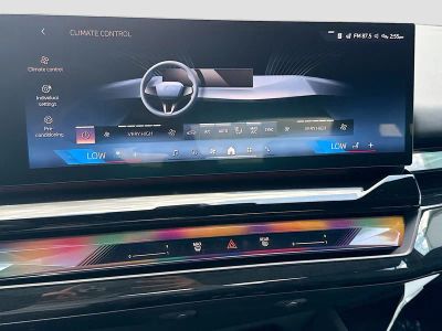 2027 BMW 5 Series — photo 35 view