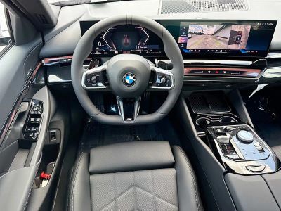 2027 BMW 5 Series — photo 17 view