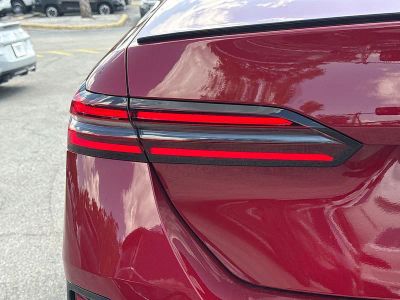 2027 BMW 5 Series — photo 10 view