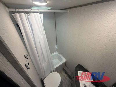 2023 Dutchmen RV Kodiak - Photo 20