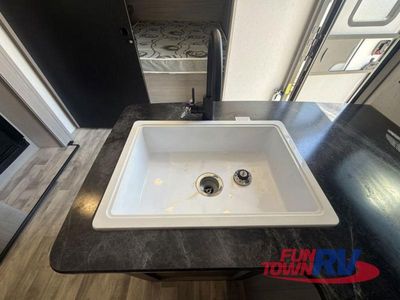 2023 Dutchmen RV Kodiak - Photo 10