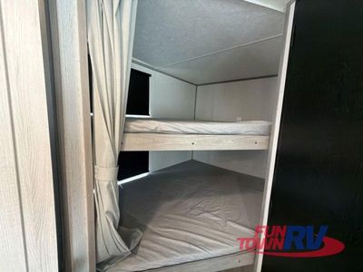 2023 Dutchmen RV Kodiak - Photo 31