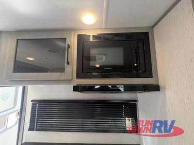 2023 Dutchmen RV Kodiak - Photo 11