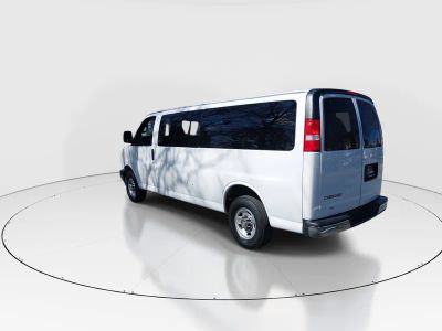 2024 Chevrolet Express Passenger - Photo 5