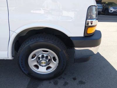 2024 Chevrolet Express Passenger - Photo 10
