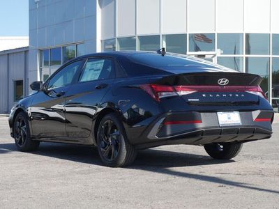 2026 Hyundai Elantra — photo 13 view