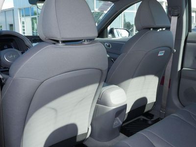 2026 Hyundai Elantra — photo 25 view